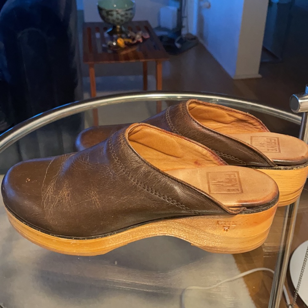 Vintage Frye clogs